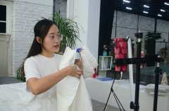 服務(wù)“夜”態(tài)，創(chuàng)造商機(jī)！英儂魏經(jīng)理如是說